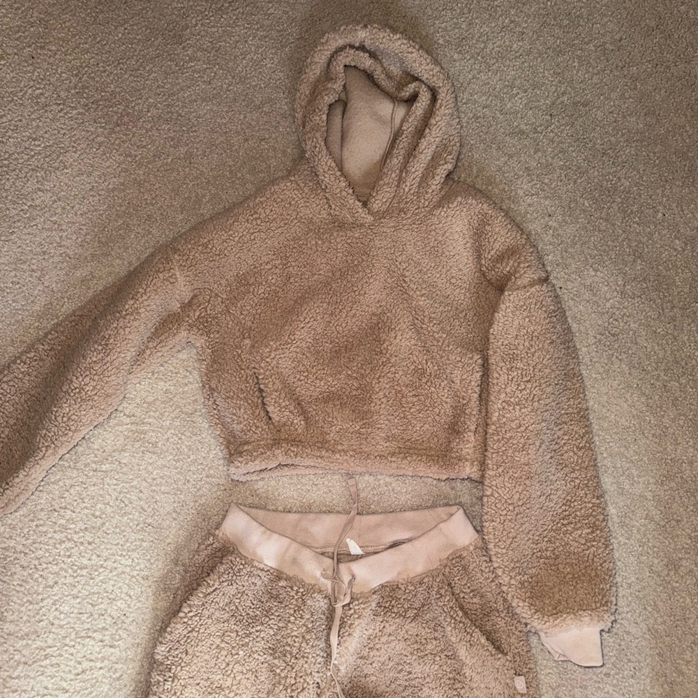 GILLY Hicks Teddy Pants and hoodie set